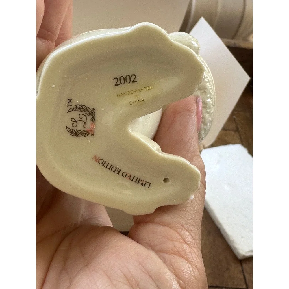 Lenox 2002 Limited Edition Easter Bunny Figurine Ivory China Basket Eggs Box EUC